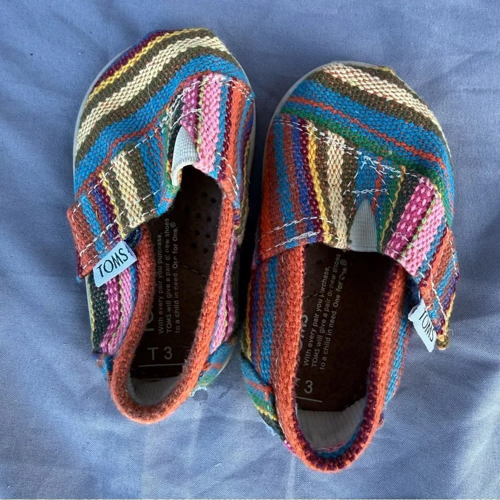 Toddler 3c Tom’s Multicolor‎ Striped Rainbow Canvas Loafer Slip On Flats